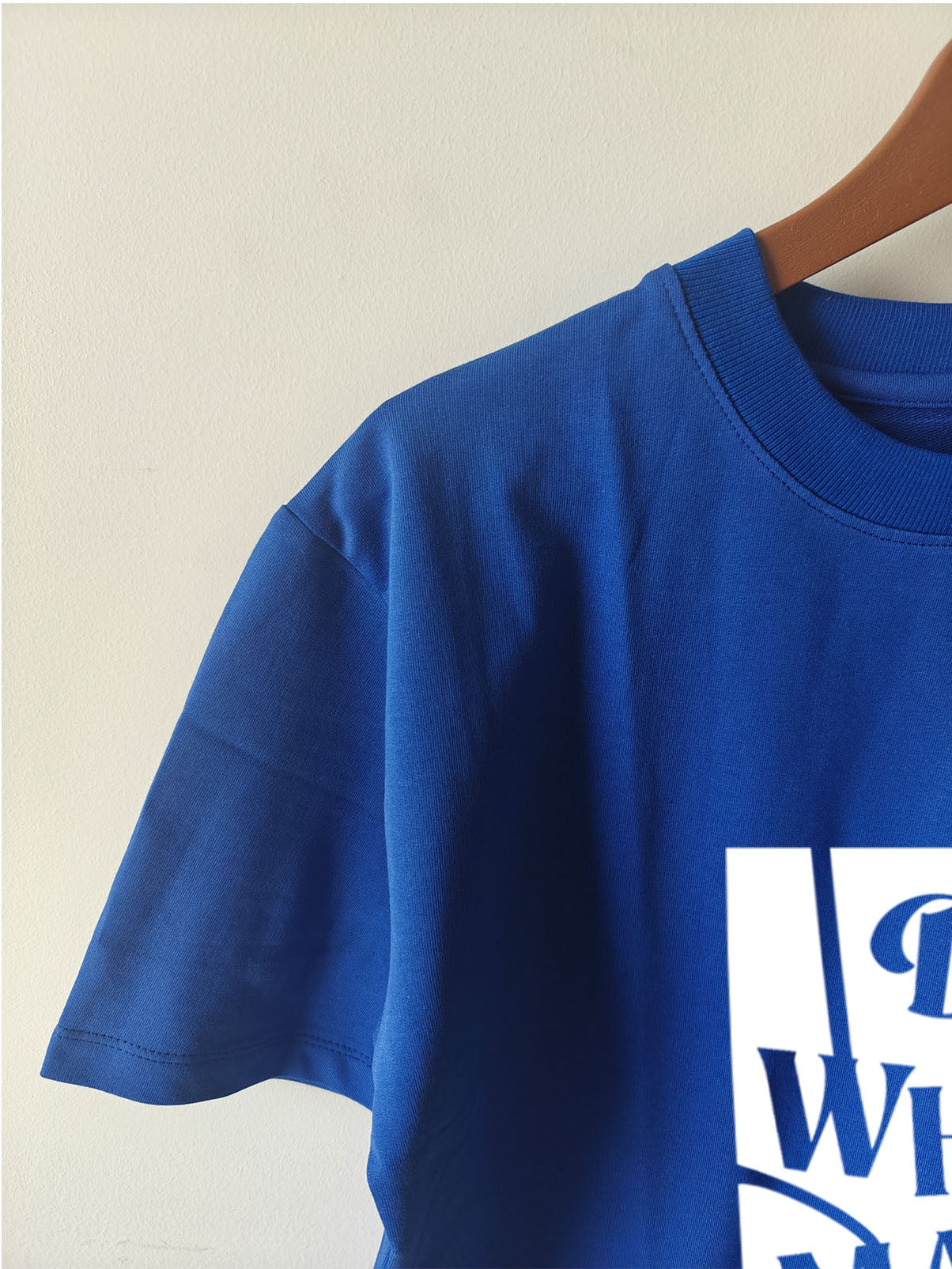 DO WHAT MAKES YOU HAPPY : Unisex Oversized T-shirt