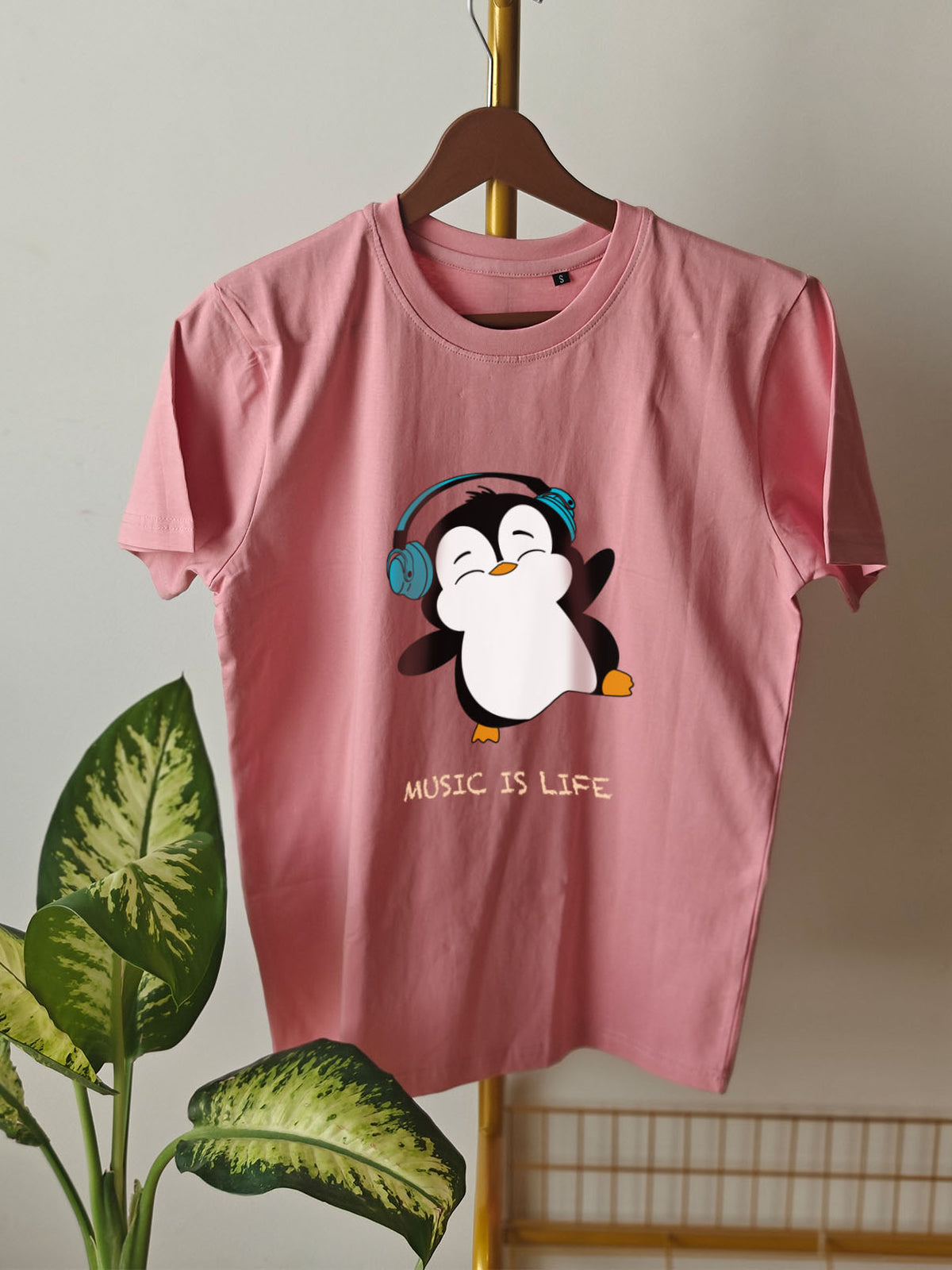 MUSIC IS LIFE : Unisex Regular T-shirt