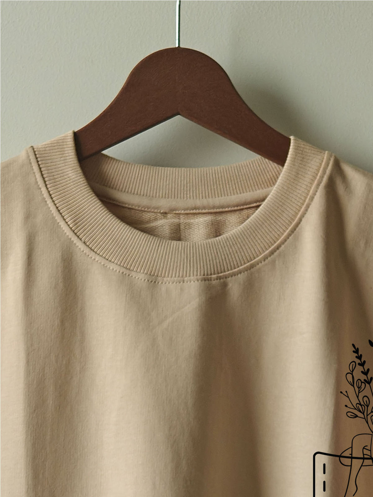 BLOOMING BEAUTY : Unisex Oversized T-shirt