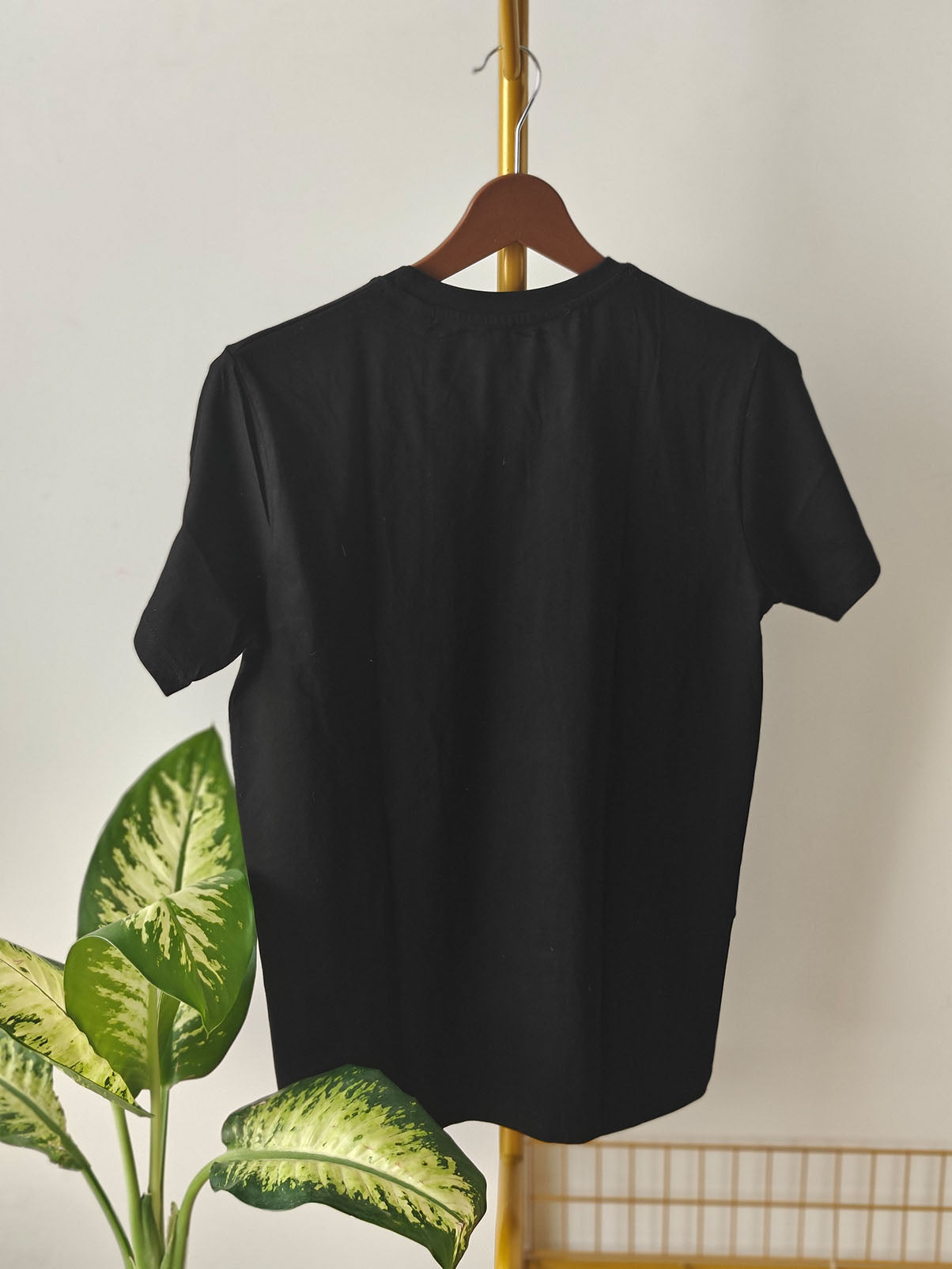 FLORAL LINES : Unisex Regular T-shirt