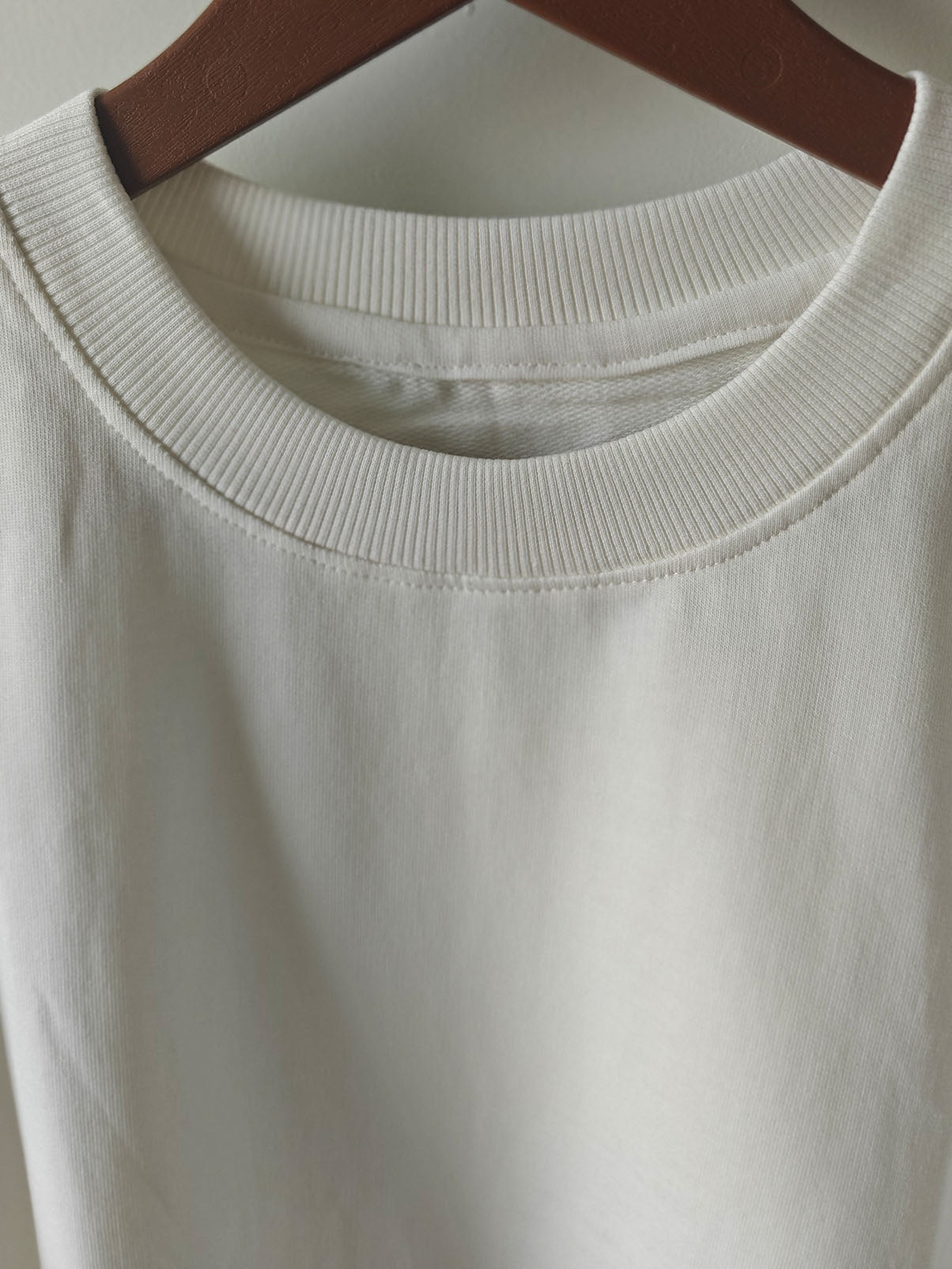 POCKET BEE : Unisex Oversized T-shirt