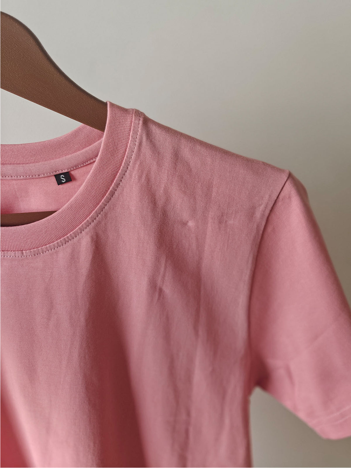 Solid Pink : Unisex Regular T-shirt