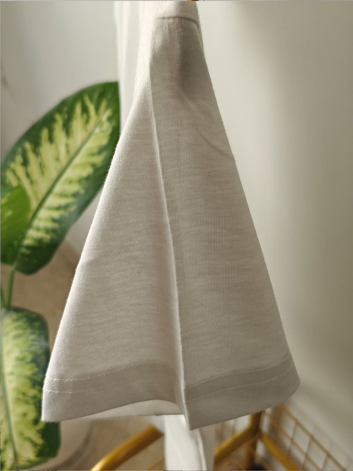 Solid White : Unisex Regular T-shirt